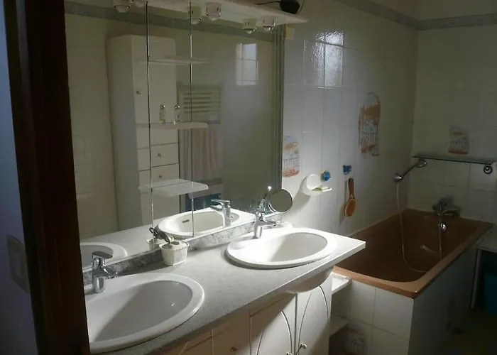 Les Hortensias Holiday home Guiseniers